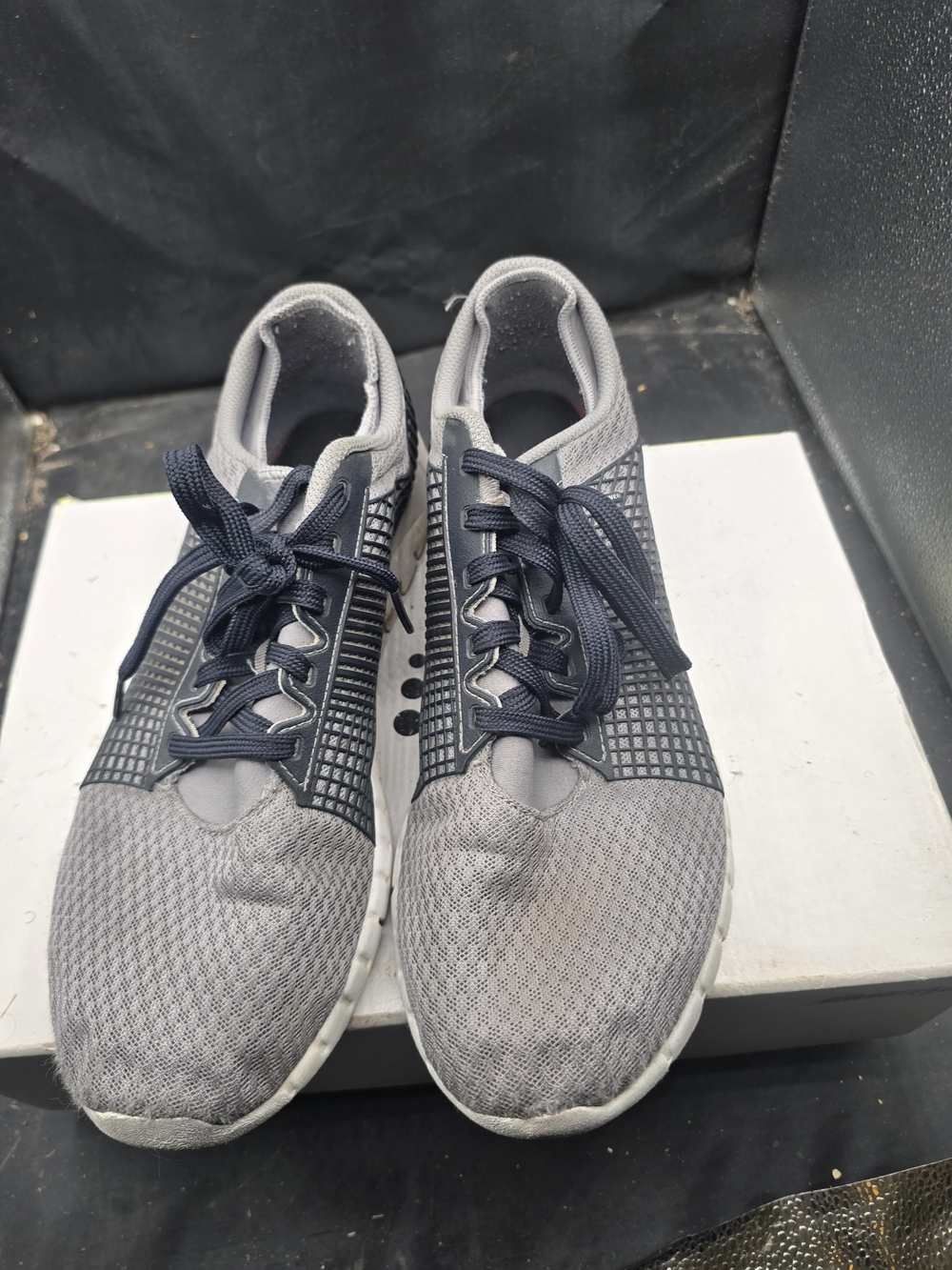 Reebok Gray Athletic Mesh Sneakers‎ with Navy Accents